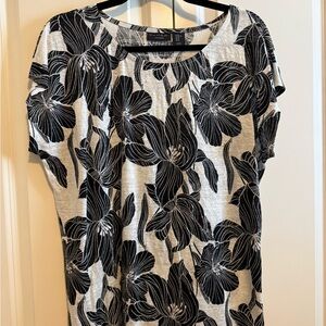Tahari Black and Cream Floral Short Sleeve Top